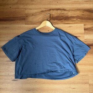 Hollister must have collection cropped tee size m blue